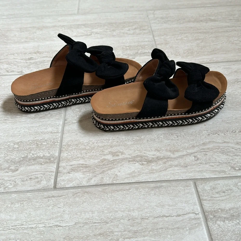 Sandals - Picture 3 of 6